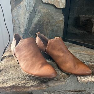 Frye Women’s Cognac Brown Rowan Pointed Toe Slip On Ankle Booties Sz 9.5